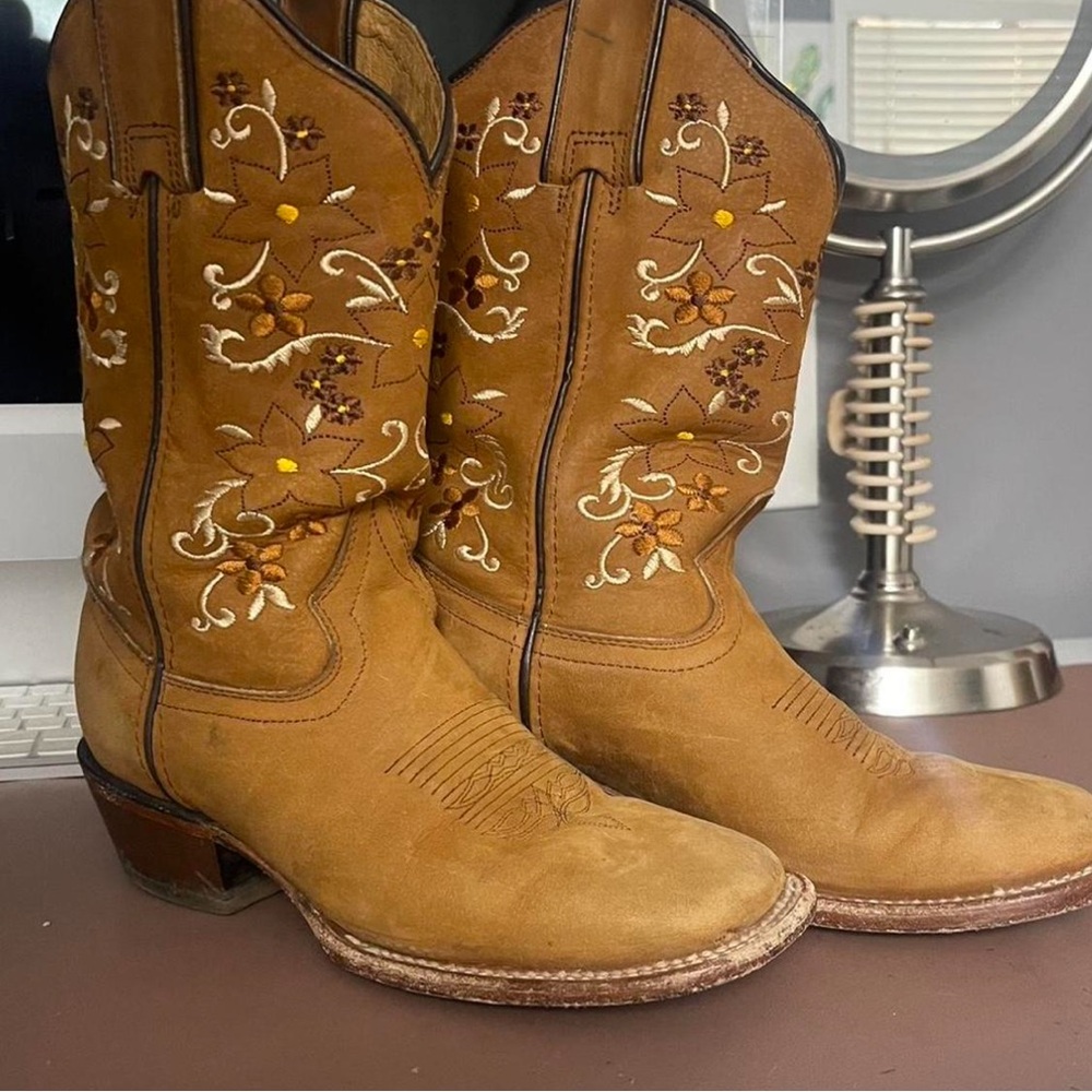 Embroidered Western Cowboy Boots
